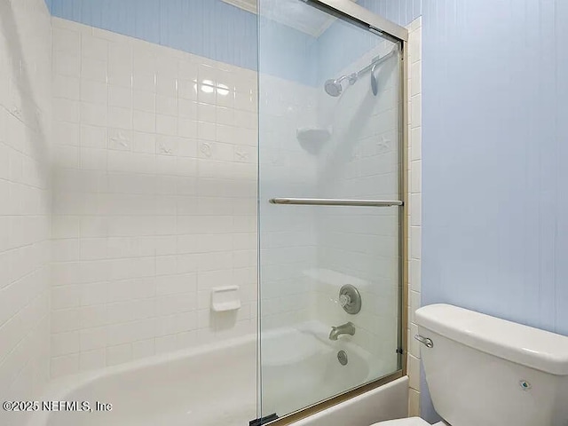 2700 Mizell Ave Unit 402B, Fernandina Beach, FL 32034 - full bath featuring toilet and enclosed tub / shower combo