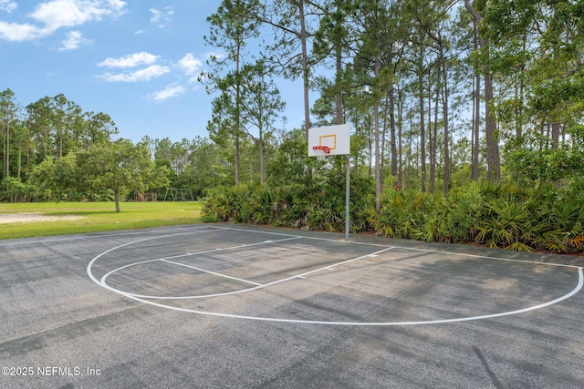 521 Cedar Arbor Ct, Saint Augustine, FL 32084 - view of sport court with community basketball court and a lawn