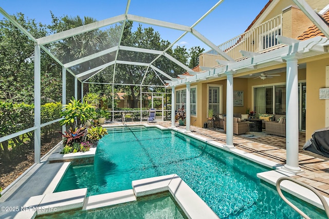 5 Augusta Trl, Palm Coast, FL 32137 - view of pool with outdoor lounge area, a patio, a ceiling fan, a pool with connected hot tub, and glass enclosure