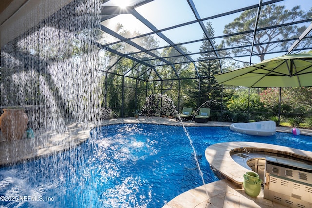 8 Rue Renoir, Palm Coast, FL 32137 - view of swimming pool featuring a lanai and a pool with connected hot tub