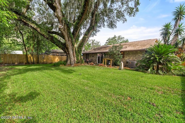 5342 Hickson Rd, Jacksonville, FL 32207 - view of yard with cooling unit