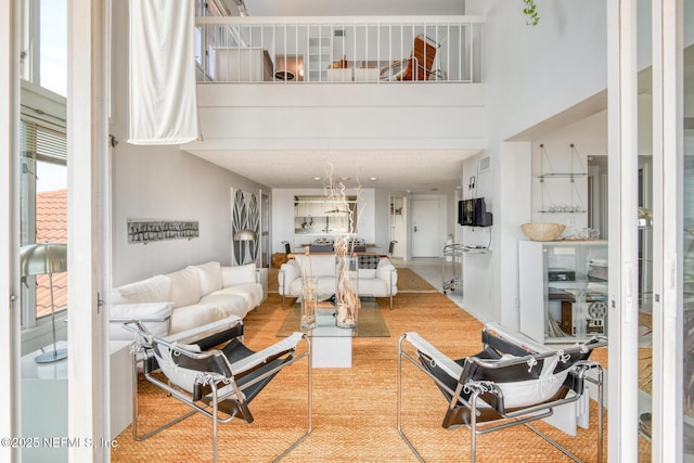 3115 Harbor Dr, Saint Augustine, FL 32084 - living room featuring a towering ceiling