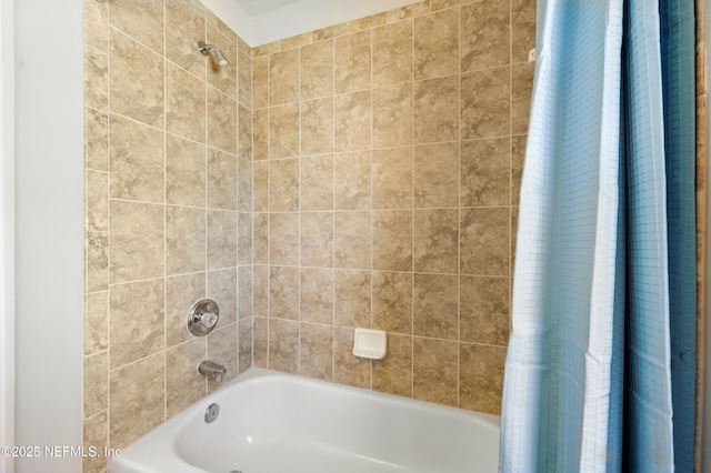 372 Johns Creek Pkwy, Saint Augustine, FL 32092 - full bathroom featuring shower / bathtub combination with curtain