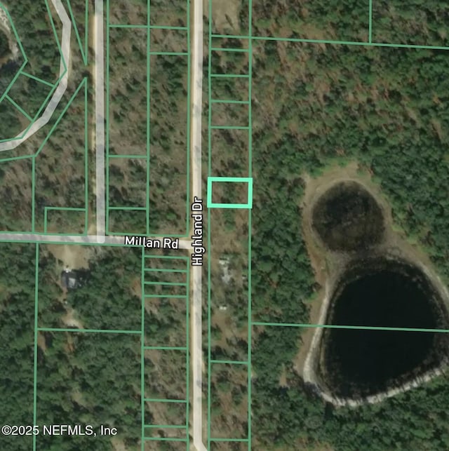 188 Highland Dr, Hawthorne, FL 32640