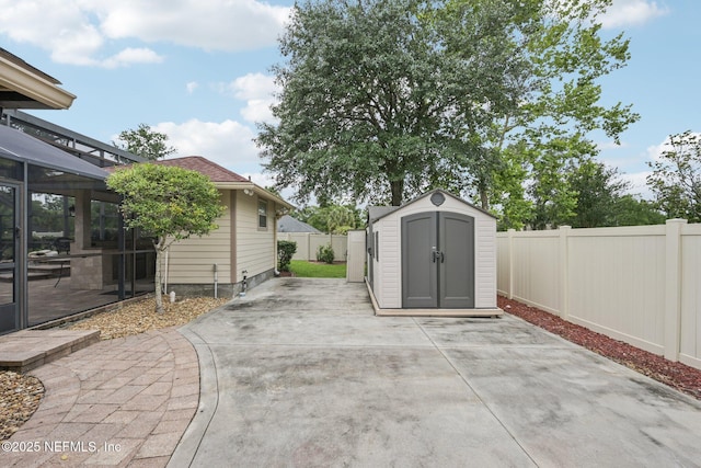 1816 Lakedge Dr, Middleburg, FL 32068 - fenced backyard with a patio