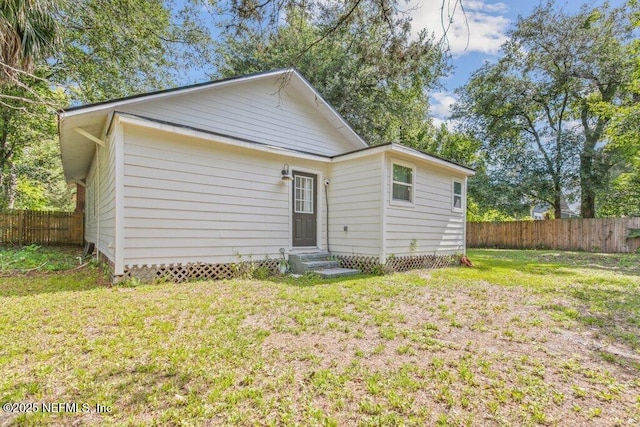 3040 Rosselle St, Jacksonville, FL 32205 - back of property with entry steps