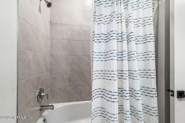 154 Pine Candle Way, Saint Augustine, FL 32092 - bathroom featuring shower / bathtub combination with curtain