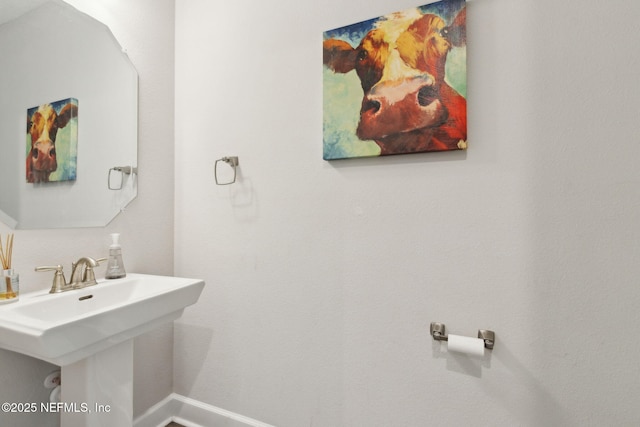 94001 Goodwood Dr, Fernandina Beach, FL 32034 - bathroom with baseboards and a sink