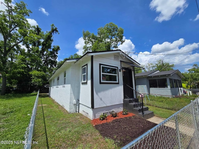 1413 W 21st St, Jacksonville, FL 32209 - view of front of house featuring crawl space and entry steps