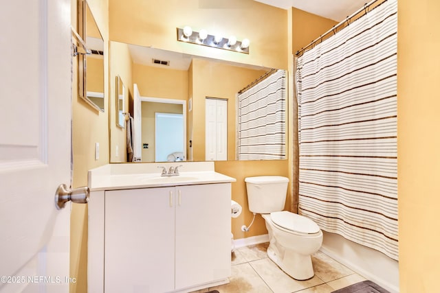 535 Florida Club Blvd Unit 307, Saint Augustine, FL 32084 - bathroom featuring toilet, tile patterned flooring, vanity, and a shower with curtain