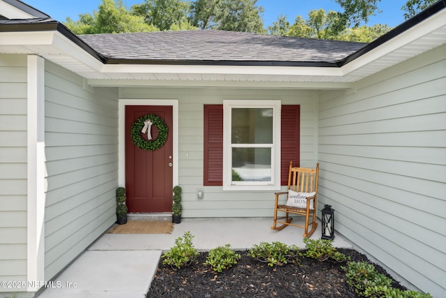 127 Azalea Cir, Palatka, FL 32177 - entrance to property with roof with shingles