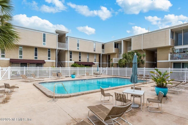 901 Ocean Blvd Unit 91, Atlantic Beach, FL 32233 - community pool with a patio