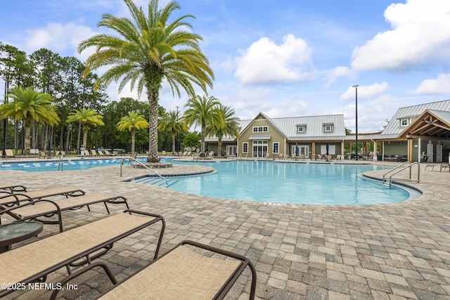 4340 Comanche Trail Blvd, Saint Johns, FL 32259 - community pool with a patio area