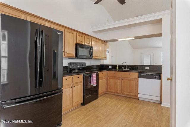 2888 Majestic Oaks Ln, Green Cove Springs, FL 32043 - kitchen featuring black appliances, lofted ceiling, light wood-type flooring, and ceiling fan