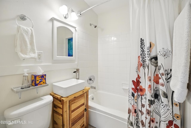 541 Margaret St, Neptune Beach, FL 32266 - full bath with shower / bath combo with shower curtain, toilet, and vanity