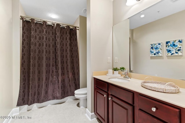 4300 S Beach Pkwy Unit 3313, Jacksonville Beach, FL 32250 - bathroom featuring toilet, vanity, curtained shower, and recessed lighting