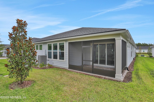 564 Jubilee Cir, Yulee, FL 32097 - rear view of property featuring a sunroom and a lawn