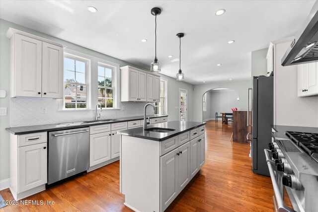 1052 Holly Ln, Jacksonville, FL 32207
