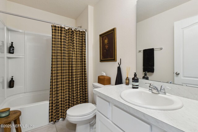 14 Rambling Ln, Palm Coast, FL 32164 - bathroom with vanity, toilet, tile patterned flooring, and shower / tub combo