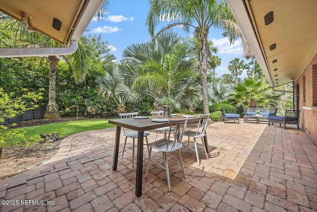 100 Palmera Ct, Ponte Vedra Beach, FL 32082 - view of patio featuring outdoor dining area