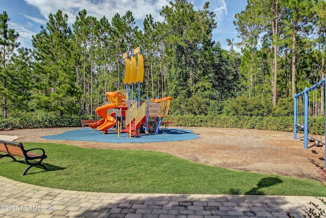 1332 N Loop Pkwy, Saint Augustine, FL 32095 - community play area with a yard