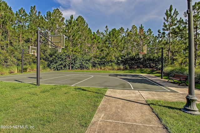 1332 N Loop Pkwy, Saint Augustine, FL 32095 - view of basketball court featuring a yard and community basketball court