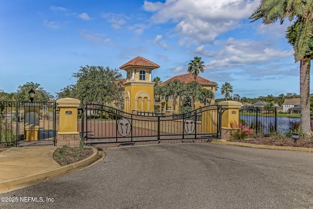 1332 N Loop Pkwy, Saint Augustine, FL 32095 - gate with a water view