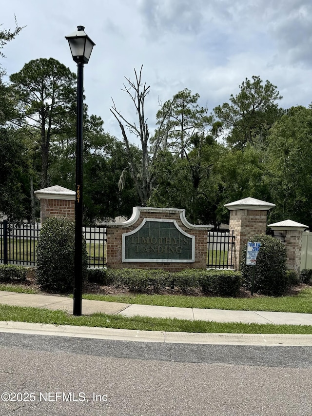 4820 Playschool Dr, Jacksonville, FL 32210
