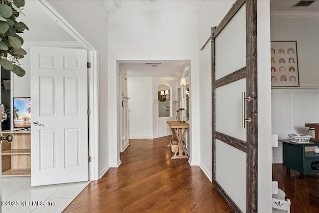 800 Marjories Way, Saint Augustine, FL 32092 - foyer entrance featuring wood finished floors and ornamental molding