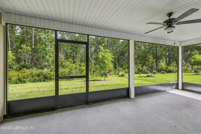 1382 Parkland Trl, Saint Augustine, FL 32095 - unfurnished sunroom with a ceiling fan