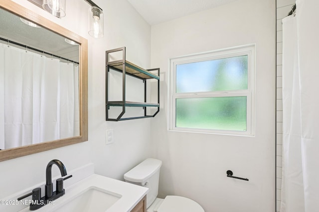 2619 Montreal St, Jacksonville, FL 32233 - full bath with vanity and curtained shower