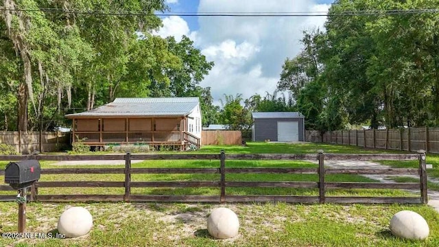 1514 Thomas St, Green Cove Springs, FL 32043 - view of yard featuring driveway