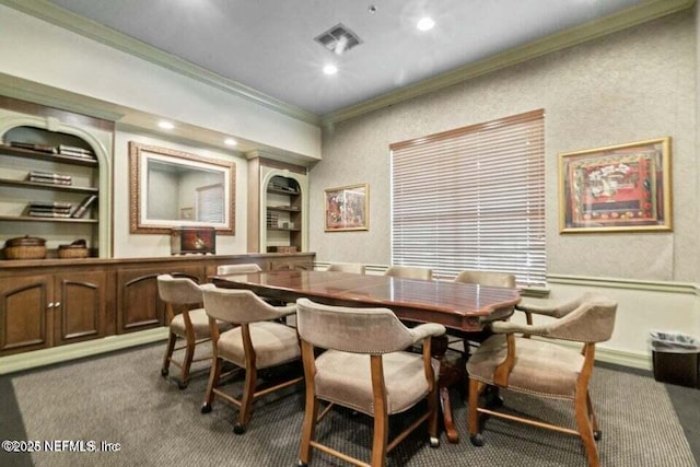 10961 Burnt Mill Rd Unit 917, Jacksonville, FL 32256 - dining area featuring crown molding, carpet flooring, recessed lighting, and built in features