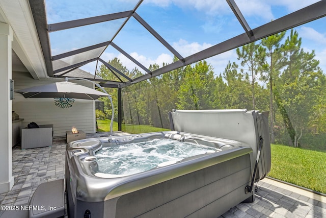 95158 Sandy Pointe Dr, Fernandina Beach, FL 32034 - view of patio / terrace with a hot tub and a lanai