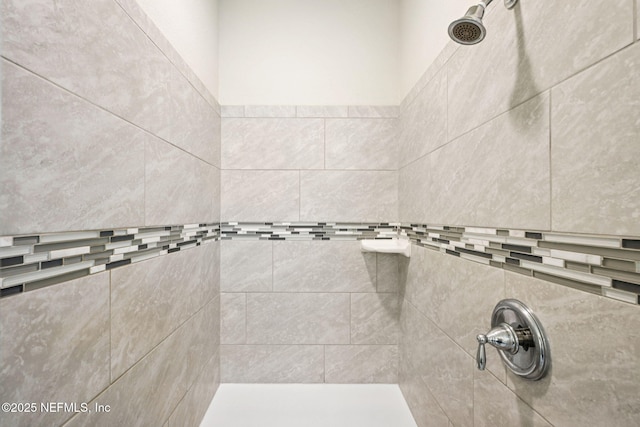 600 Broomsedge Cir, Saint Augustine, FL 32095 - full bath with a tile shower