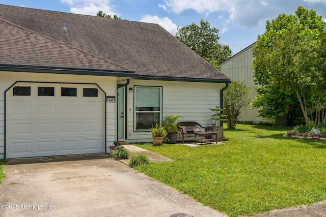 11461 Willet Ct S, Jacksonville, FL 32225 - view of front of house featuring a shingled roof, driveway, a front yard, and an attached garage