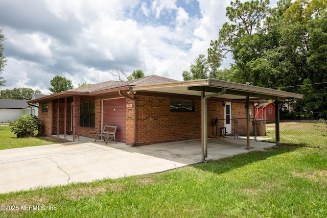4422 SE 2nd Ave, Keystone Heights, FL 32656 - view of front facade featuring brick siding and a patio area