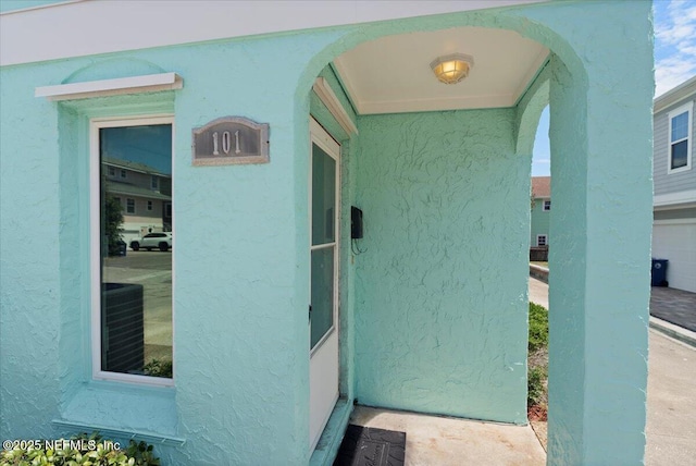 1506 Strand St, Neptune Beach, FL 32266 - entrance to property featuring stucco siding