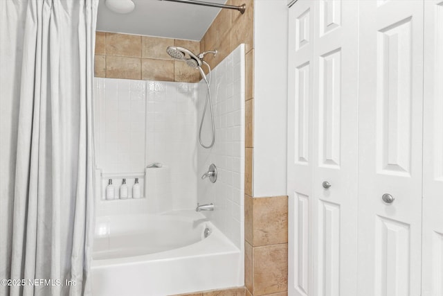 4000 Grande Vista Blvd Unit 15-206, Saint Augustine, FL 32084 - bathroom with shower / bathtub combination with curtain and a closet