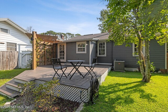 1094 Wolfe St, Jacksonville, FL 32205 - back of property featuring a deck