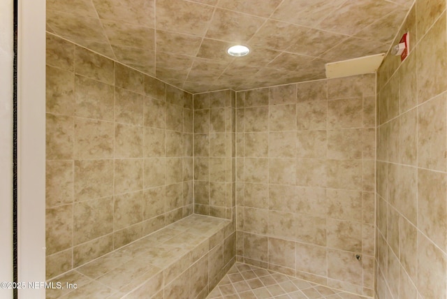 400 E Bay St Unit 401, Jacksonville, FL 32202 - full bath featuring a tile shower and recessed lighting
