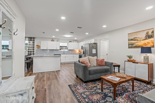 6837 Tom Thumb Dr, Jacksonville, FL 32210 - photo 4