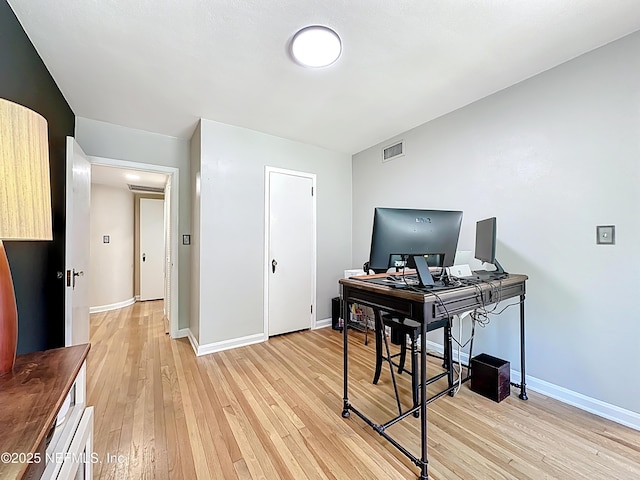 1445 Peachtree St, Jacksonville, FL 32207 - office space with light wood finished floors and baseboards