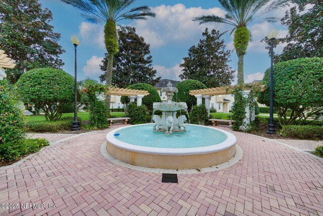 10075 Gate Pkwy N Unit 913, Jacksonville, FL 32246 - surrounding community featuring a pergola