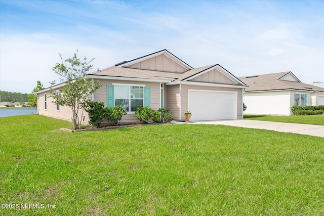 189 Blue Creek Way, Saint Augustine, FL 32086 - view of front facade featuring board and batten siding, driveway, an attached garage, and a front lawn