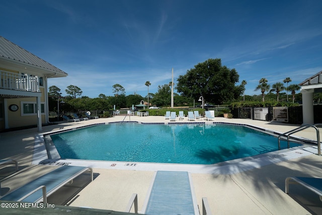 100 Fairway Park Blvd Unit 1004, Ponte Vedra Beach, FL 32082 - community pool with a patio