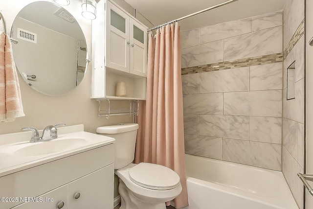 279 Selden Ave, Ormond Beach, FL 32174 - bathroom with vanity and shower / tub combo with curtain