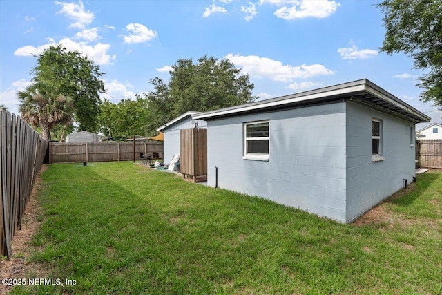 325 Sargo Rd, Atlantic Beach, FL 32233 - view of side of property with a fenced backyard