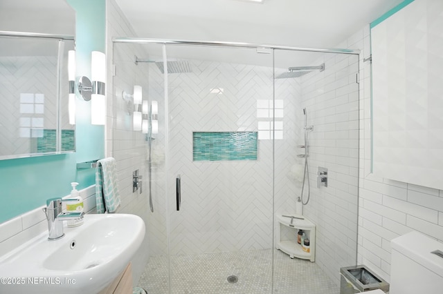 622 7th Ave N, Jacksonville Beach, FL 32250 - bathroom featuring a stall shower and vanity