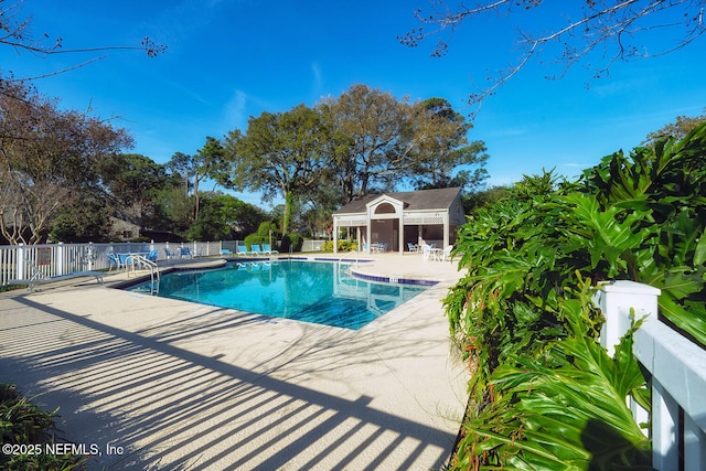 511 Selva Lakes Cir, Atlantic Beach, FL 32233 - community pool with a patio area